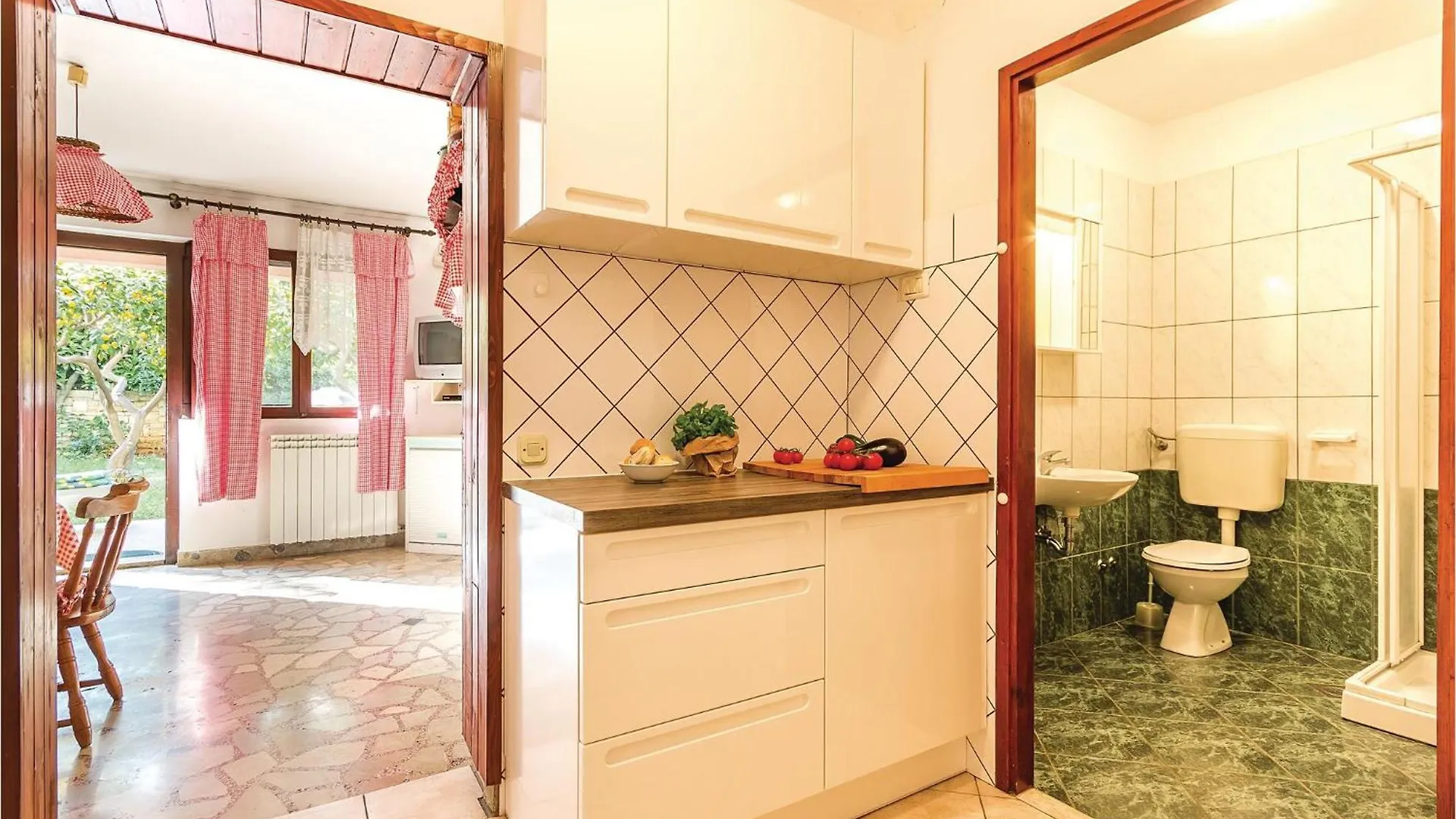 2 Bedroom Lovely Apartment In 普拉